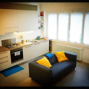 Appartamento Smile House. Intero Trilocale 15 Min. Dal Centro, Milano