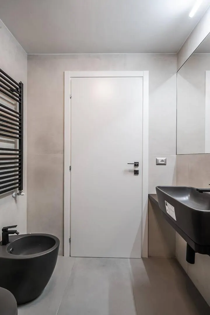 Hozyhome Design Loft In Via Cermenate 米兰