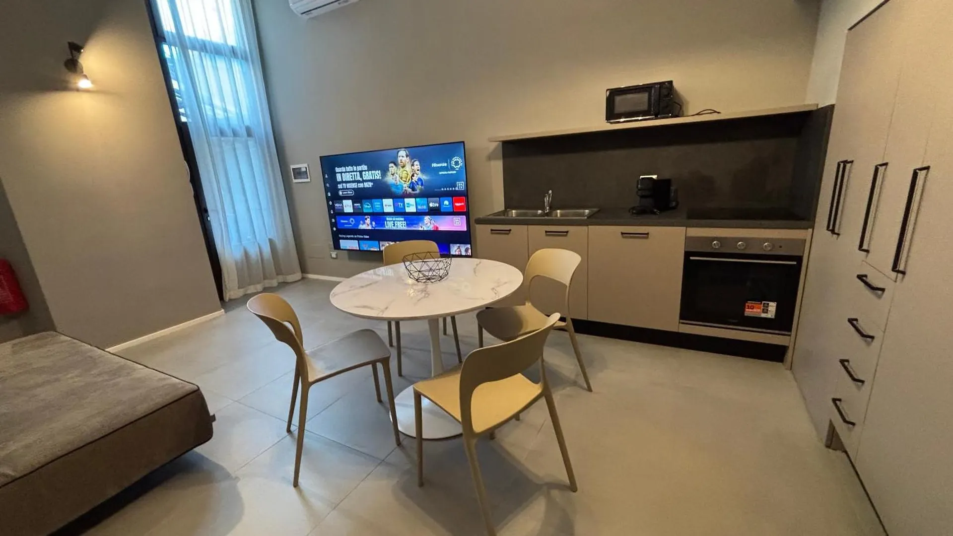 Hozyhome Design Loft In Via Cermenate location